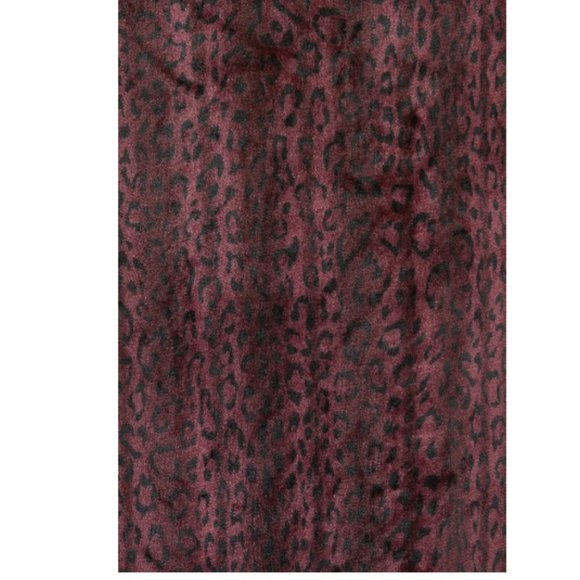 NATORI Plush Cheetah Robe, Like New - Picture 4 of 4